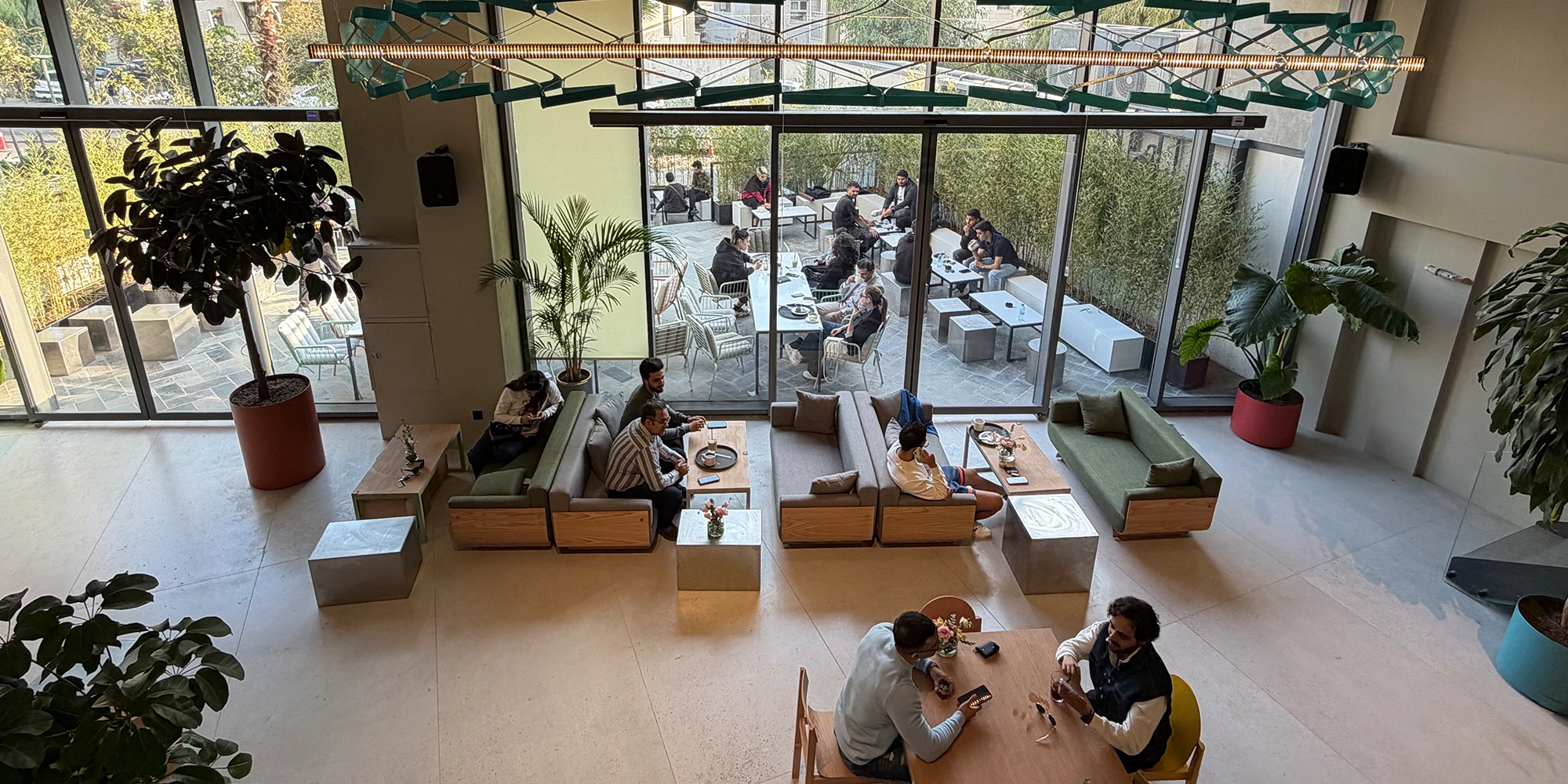 شعبه شیراز - قهوه لمیز